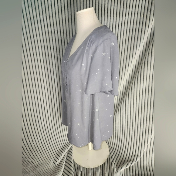 Torrid Georgette Button PlacketBlouse Size 00 (Out of Stock online) - Picture 6 of 15